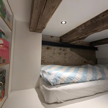 Altstadtflucht 鲁纳